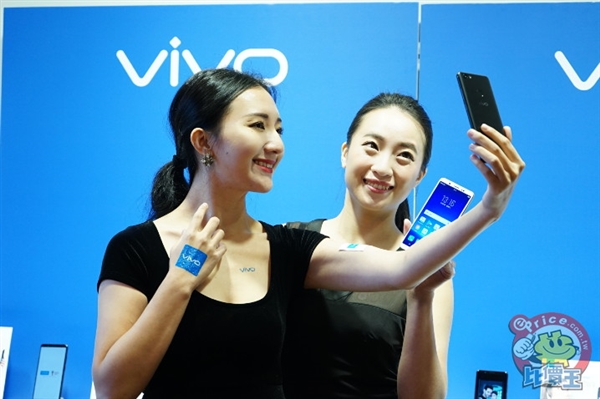 vivo携全面屏V7+进军台湾：握感上佳 系统卡顿