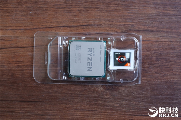 性价真神U！AMD Ryzen 3 2200G APU开箱图赏