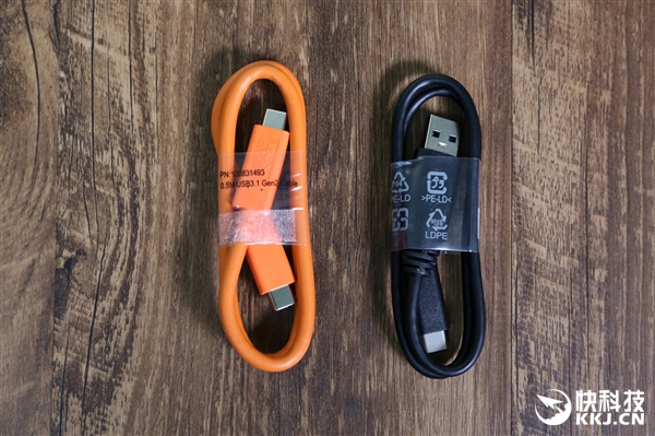 希捷LaCie Rugged Secure 2TB移动硬盘开箱图赏：不怕汽车碾压