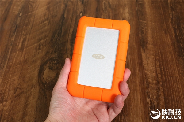 希捷LaCie Rugged Secure 2TB移动硬盘开箱图赏：不怕汽车碾压