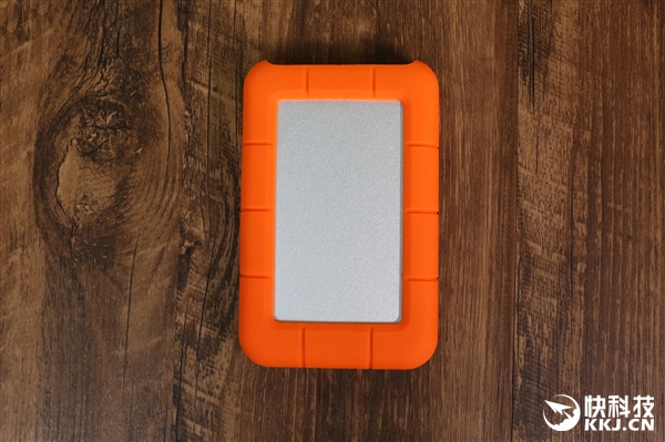 希捷LaCie Rugged Secure 2TB移动硬盘开箱图赏：不怕汽车碾压