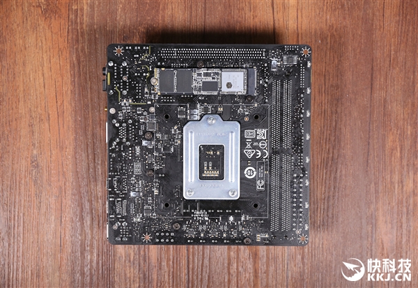 最强ITX游戏主板！微星Z370I GAMING PRO CARBON AC开箱