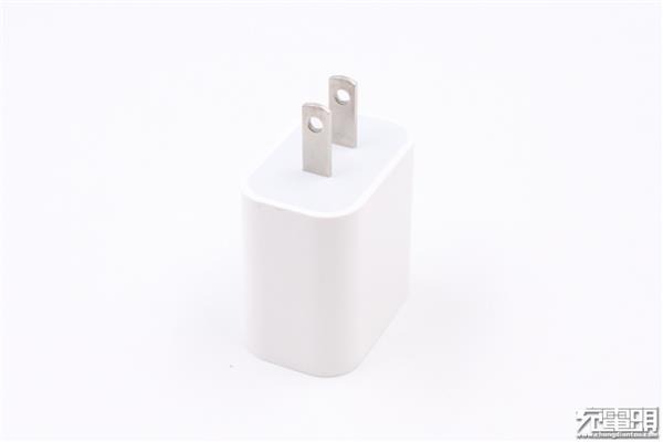 高仿<a href='https://www.apple.com/cn/' target='_blank'><u>苹果</u></a>18W USB PD充电器拆解：都是坑