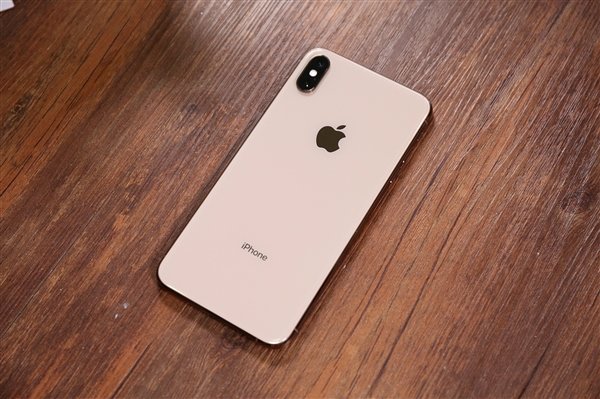 网友盘点近些年的钉子户iPhone：iPhone 6s系列在列