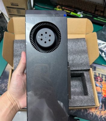 32GB大显存RTX 4080 SUPER现身