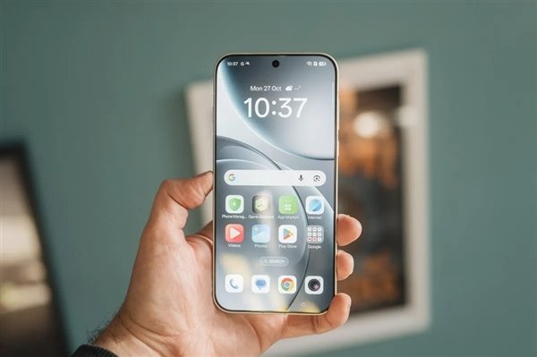 OPPO Find X9 Ultra增距镜首次亮相:行业最大进光量!