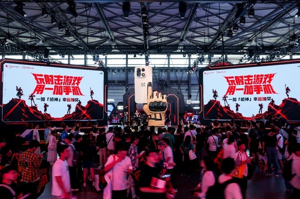 玩射击游戏用一加手机,一加打造 ChinaJoy 最强射击游戏氛围展区